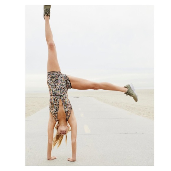 SOLD OUT——-Free People Movement Eden Performance Onsie XSmall - Picture 5 of 10